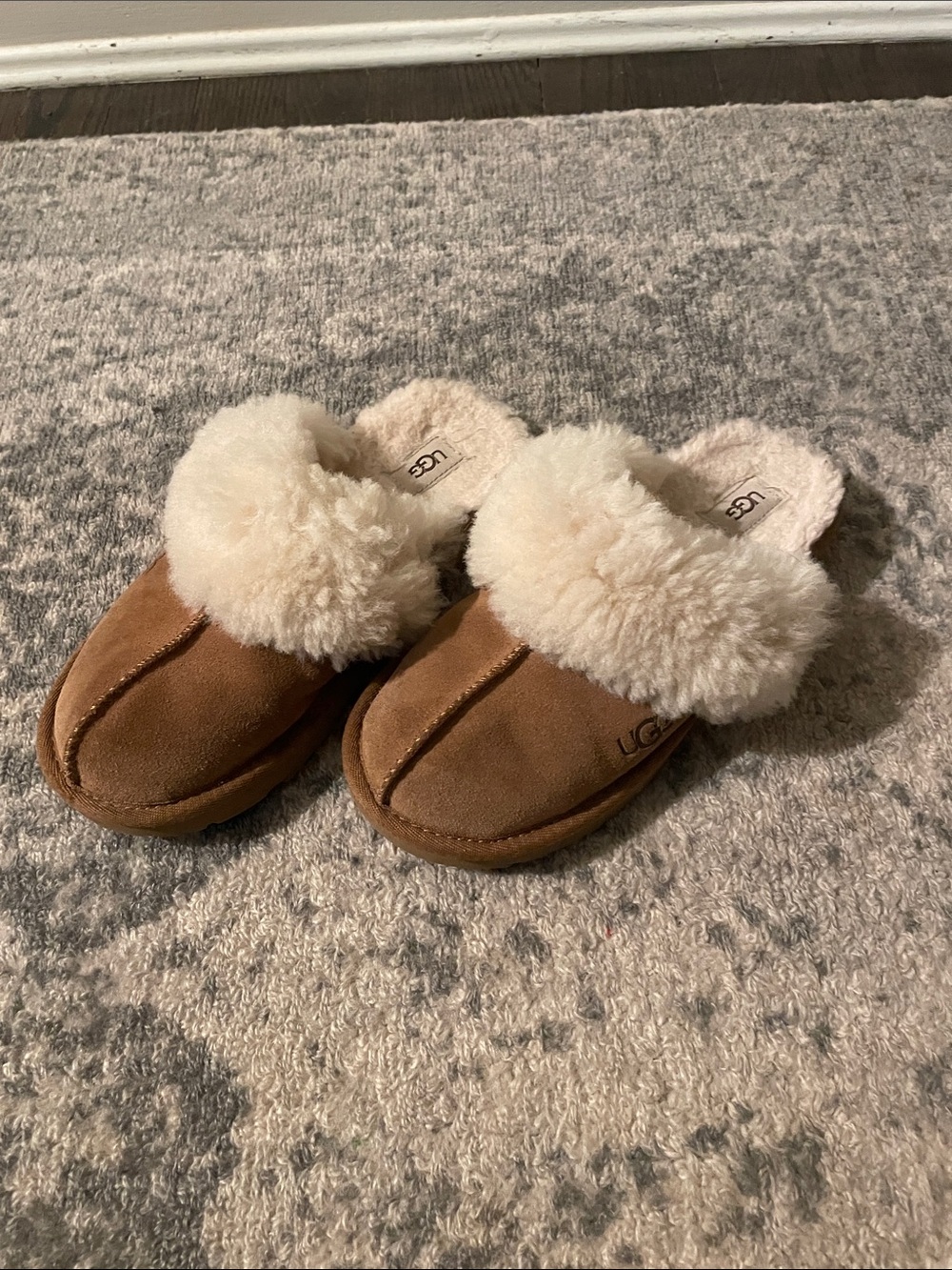 UGG kids Chestnut Suede Slippers with Cream Shearling and rubber bottom